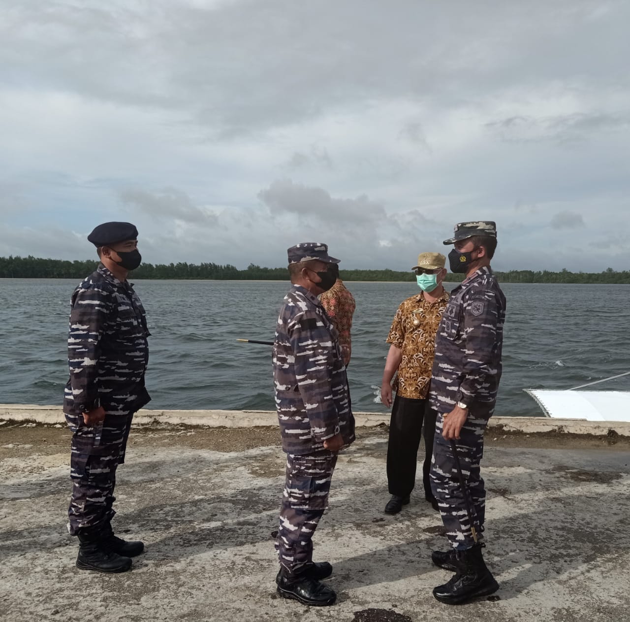 Komandan Lanudal Aru Sambut Danlantamal IX/Ambon di Posmat Serwatu Lanal Aru