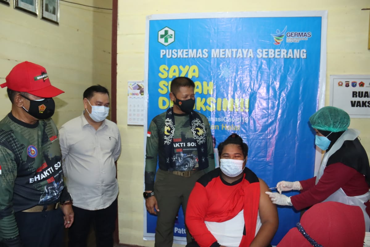 Peringati HUT ke-63 Kodam XII/Tpr, Pangdam Pimpin Baksos dan Tinjau Serbuan Vaksin di Kalteng