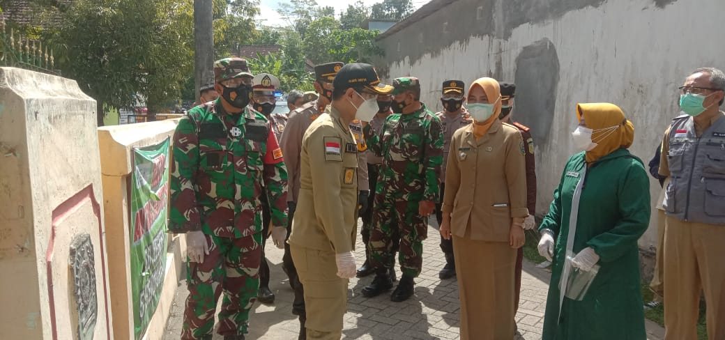 Dandim Bersama Forkopimda Trenggalek Pantau Langsung Penerapan PPKM Darurat Covid-19