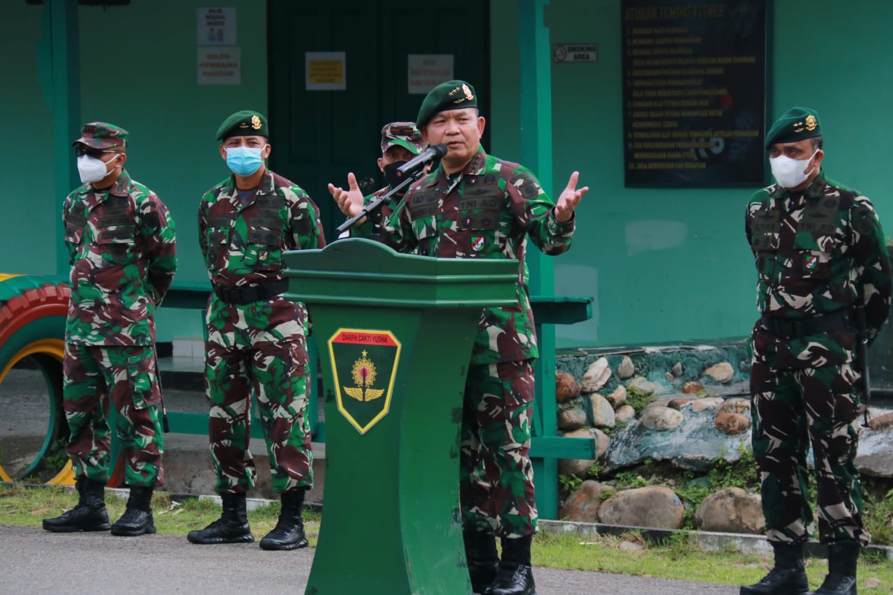 Komando Operasi Gabungan Pinang Sirih Terima Kunjungan Kerja Pangkostrad