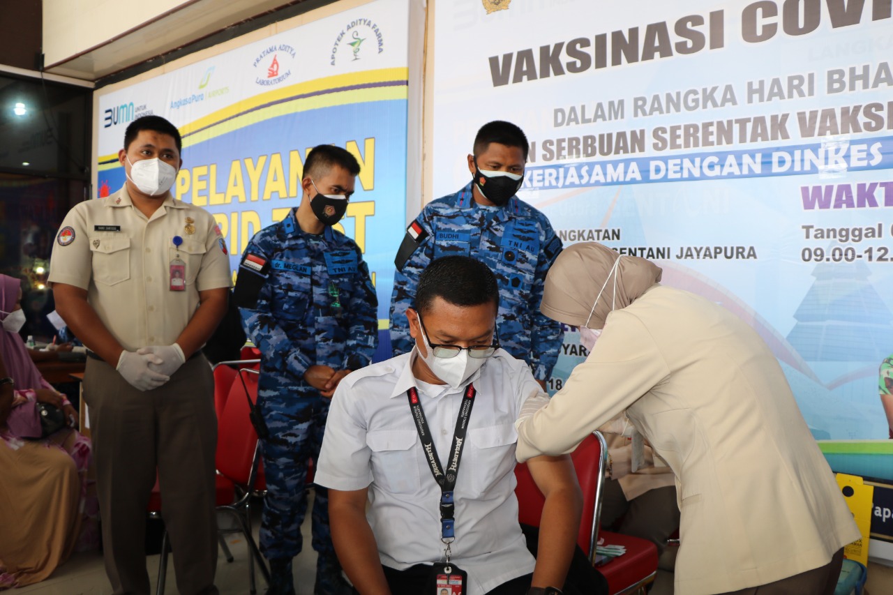 Lanud Silas Papare Laksanakan Serbuan Vaksinasi, Kali Ini di Bandara Sentani