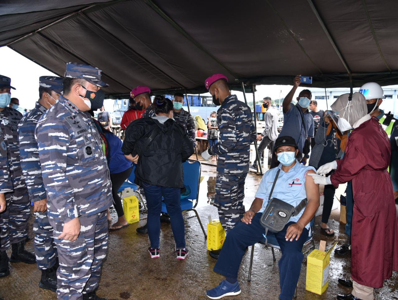 Ribuan Masyarakat Papua Barat Ikuti Serbuan Vaksinasi Covid-19 di Sorong