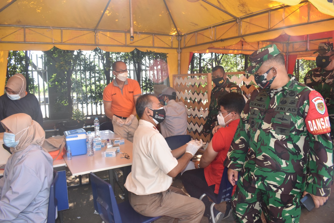 Danrem 063/SGJ Tinjau Pelaksanaan Vaksin di PT. Indofood Tbk