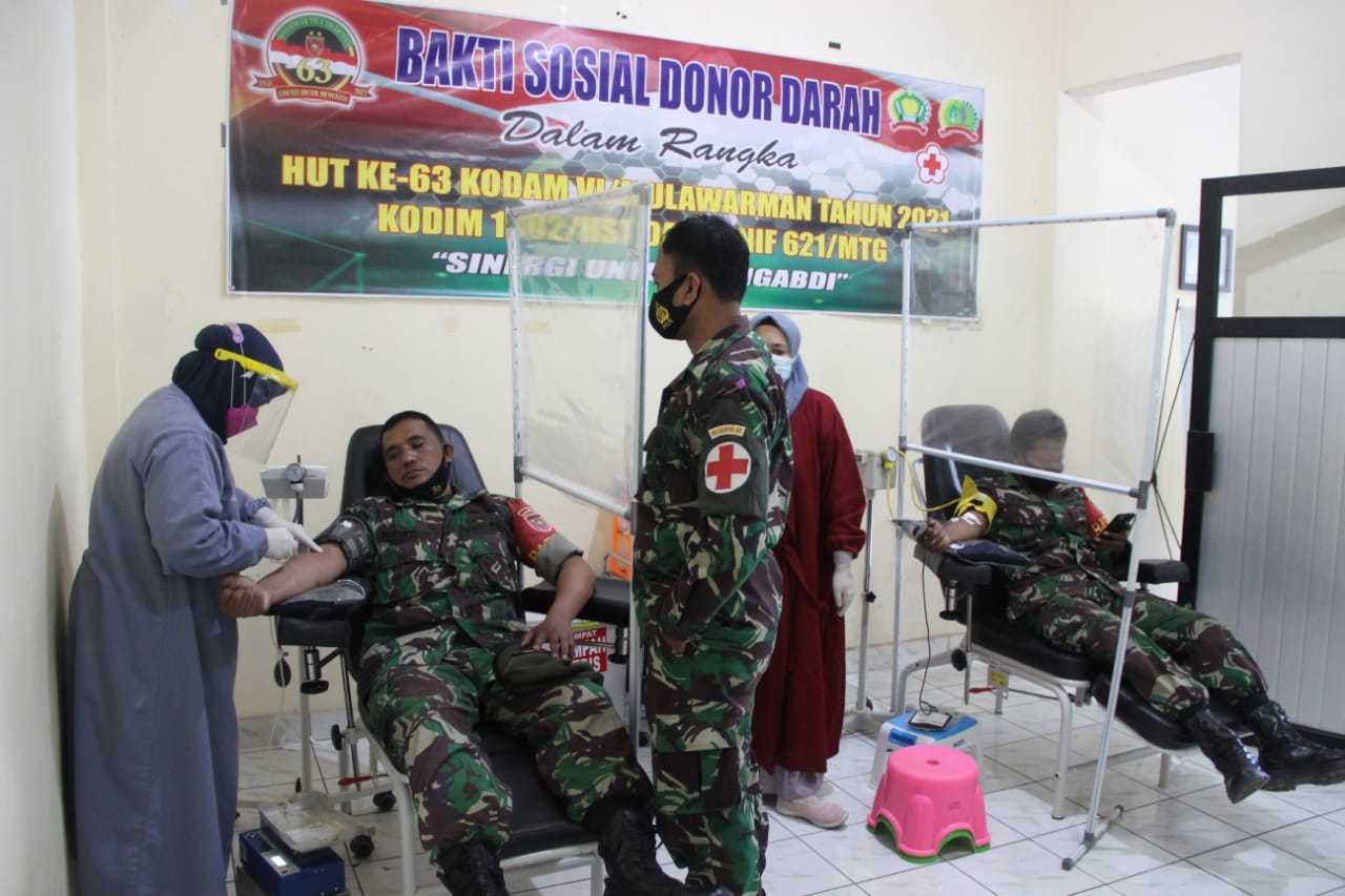 Kodim 1002/HST-Yonif 621/Mtg Gelar Baksos Donor Darah