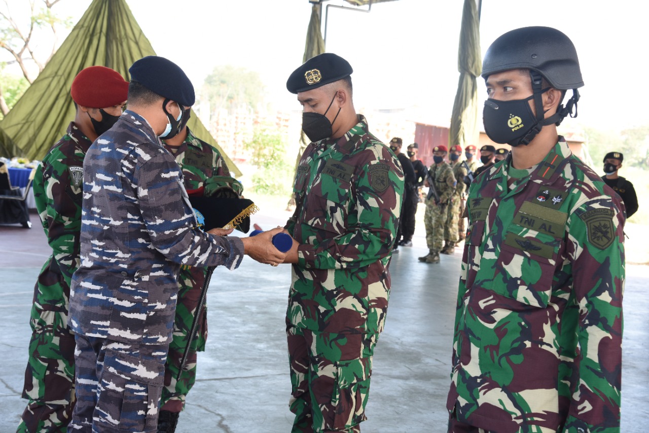 Dankodikopsla Kodiklat TNI AL Tutup Dikcawakkasel Angkatan LV dan Dikkopaska Angkatan XLIV