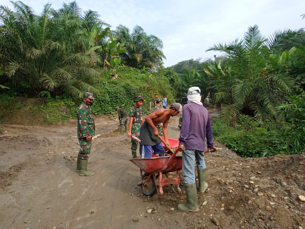 Pawas TMMD Kodim 0204/DS Berharap Budaya Gotong Royong Terus Dibudayakan Warga Desa Mabar