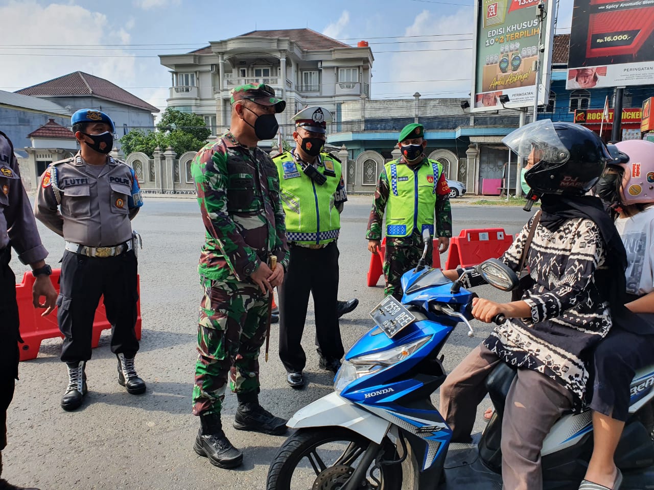 Dandim 0716/Demak Bersama Kapolres Pimpin Apel Gabungan Pemberlakuan PPKM Darurat