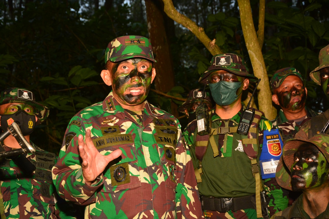 Pangdivif 2 Kostrad Tinjau Latihan Pertempuran Hutan Satjar Divif 2 Kostrad di Rahlat Tlogosari