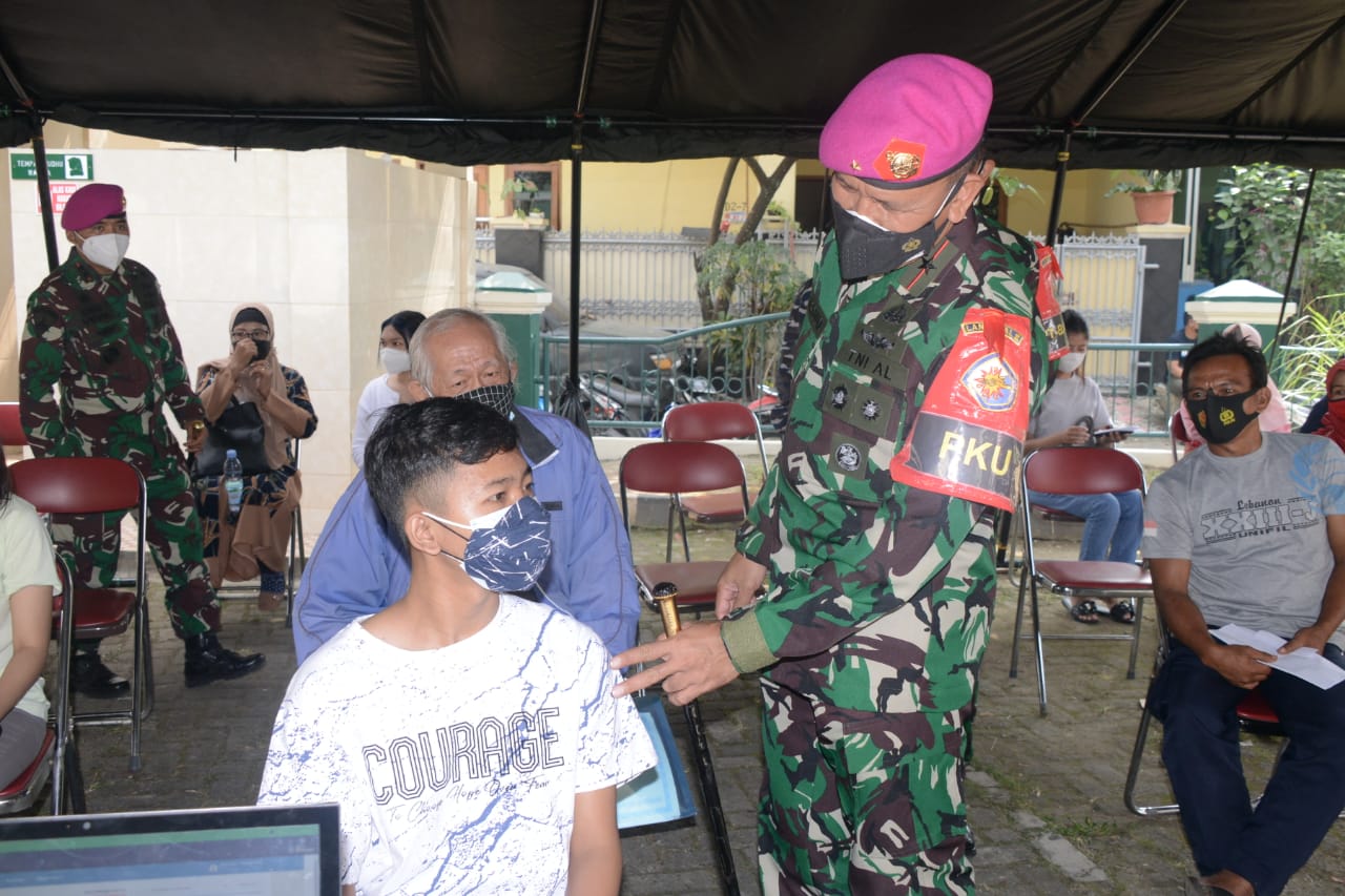 Gembiranya Warga Ciangsana ikuti Vaksinasi TNI AL