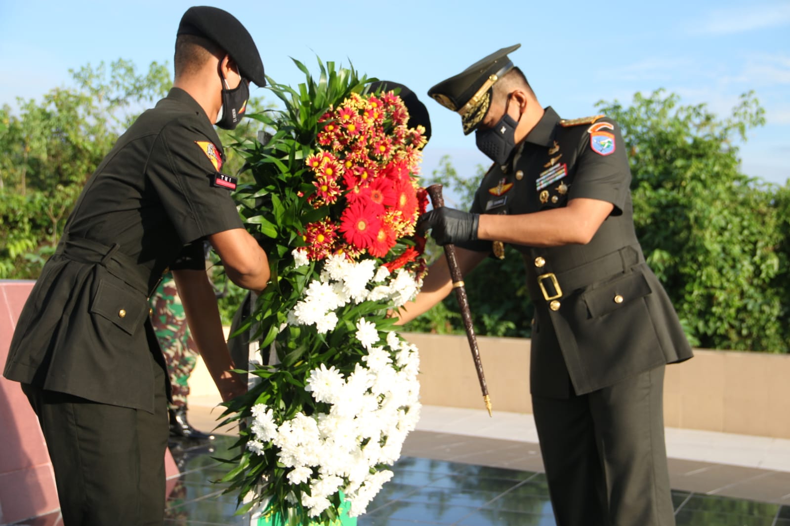 Peringati HUT ke-63 Kodam XII/Tpr, Pangdam Pimpin Ziarah ke Makam Pahlawan