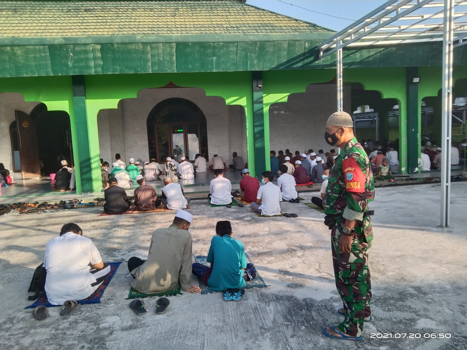 Salat Idul Adha di Masjid Al Falah Hanya Diikuti 300 Jamaah