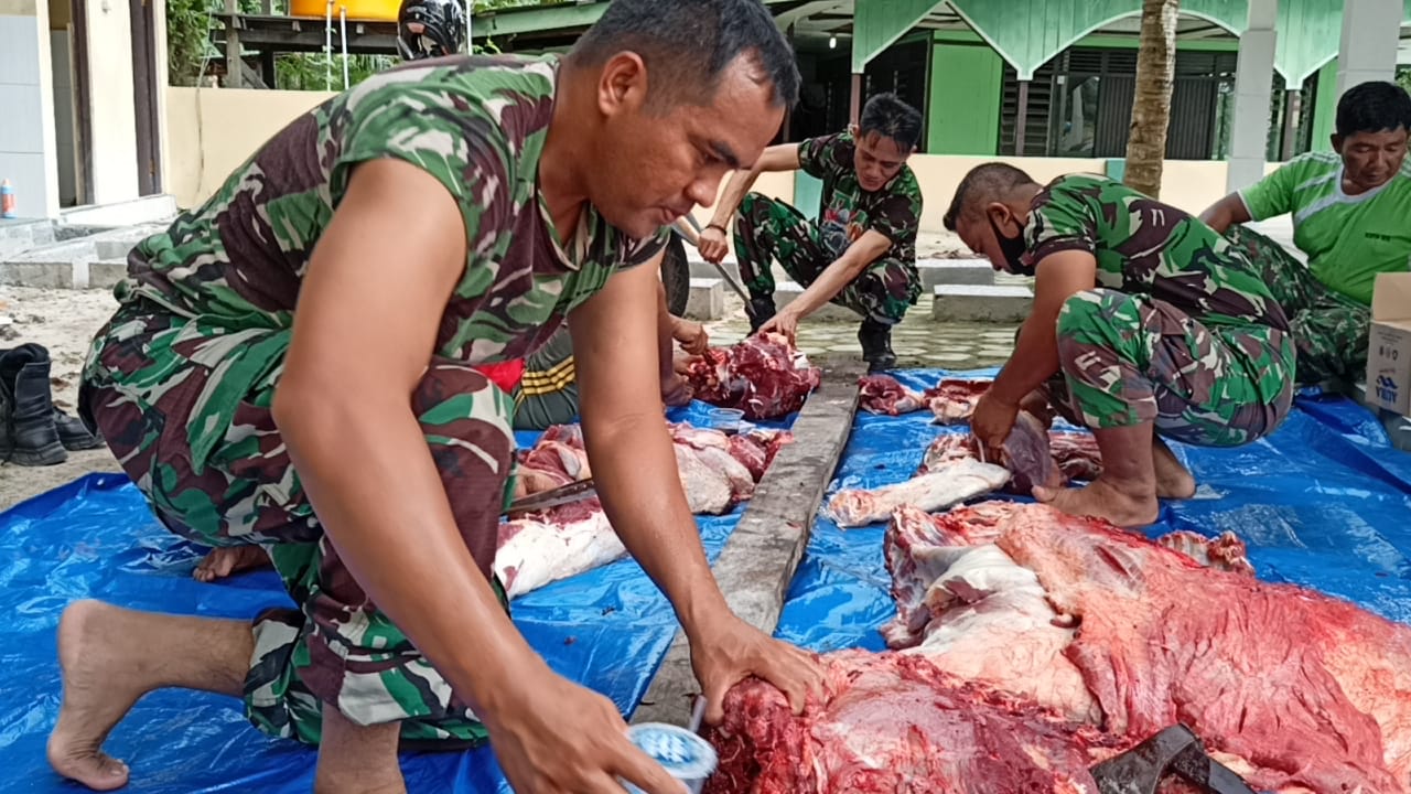 Kodim 1015/Sampit Melaksanakan Penyembelihan Hewan Qurban Idul Adha 1442 H