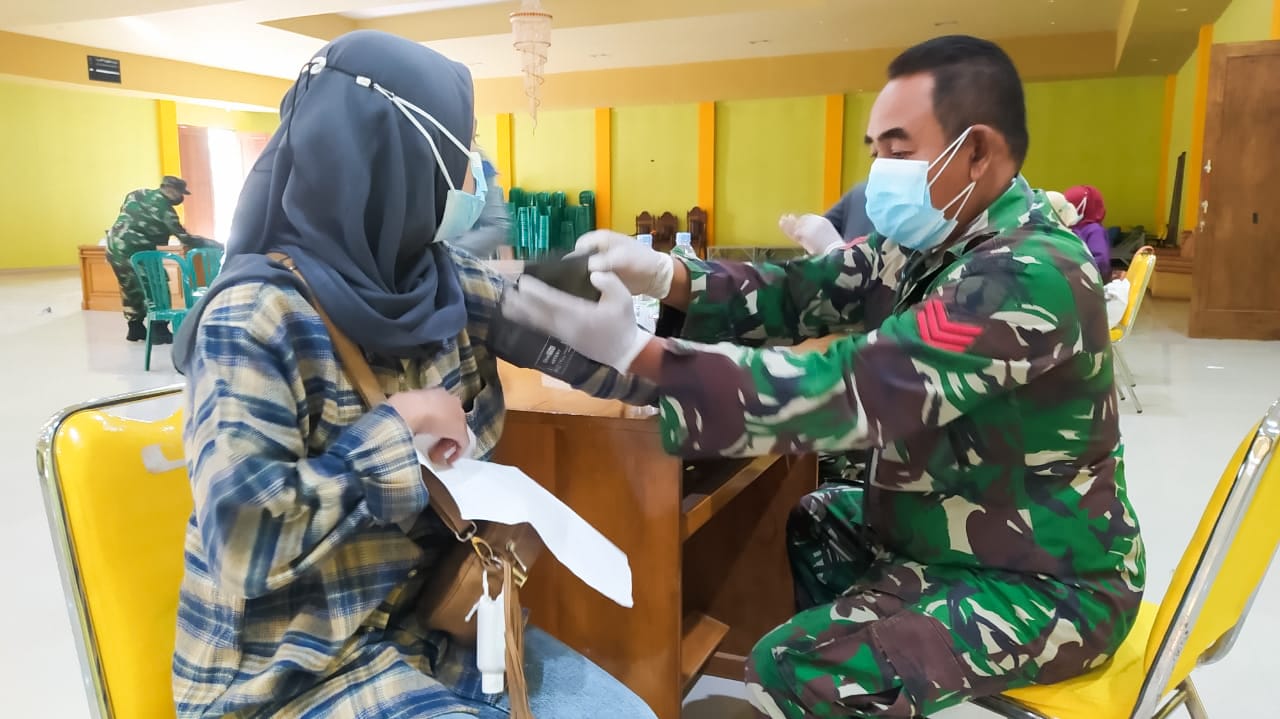 Kodim Bojonegoro, Bersama Unigoro dan Hipakad Kompak Laksanakan Serbuan Vaksinasi Nasional