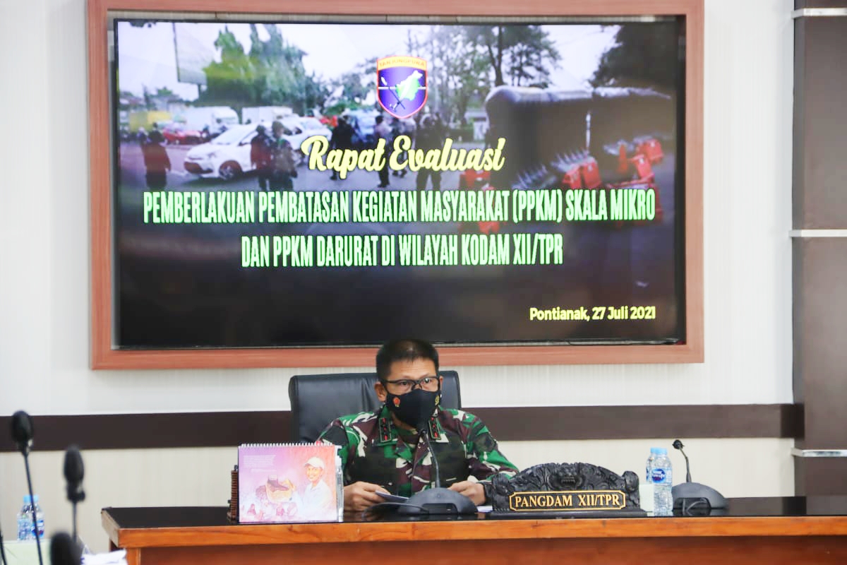 Pimpin Rapat Evaluasi PPKM, Pangdam XII/Tpr : Jangan Lelah dan Kalah Hadapi Covid-19