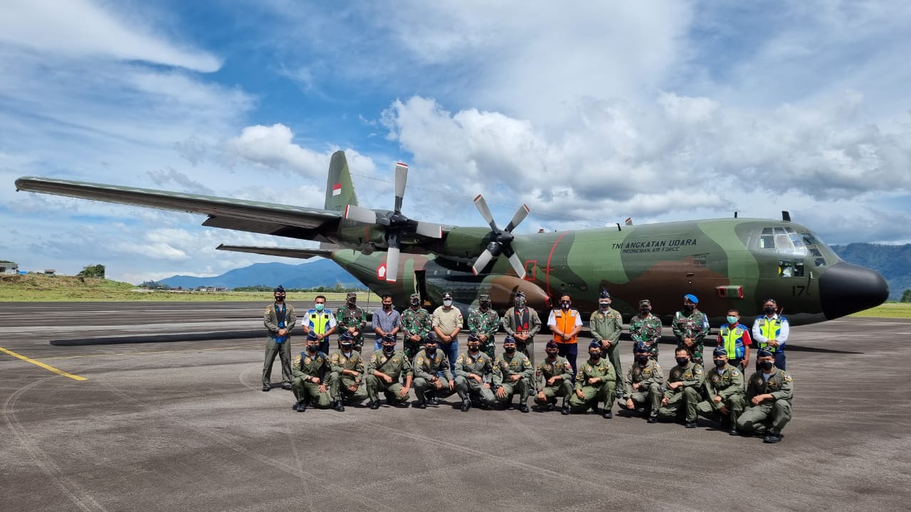 C-130 Hercules TNI AU dari Skadron Udara 31 Sukses Mendarat Perdana di Bandara Rembele