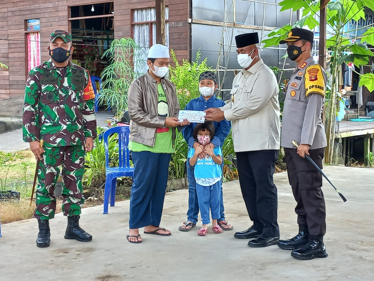 Melalui Forkopimda Kukar, Presiden Jokowi Berikan Santunan Kepada Anak Yatim Piatu Akibat Covid-19