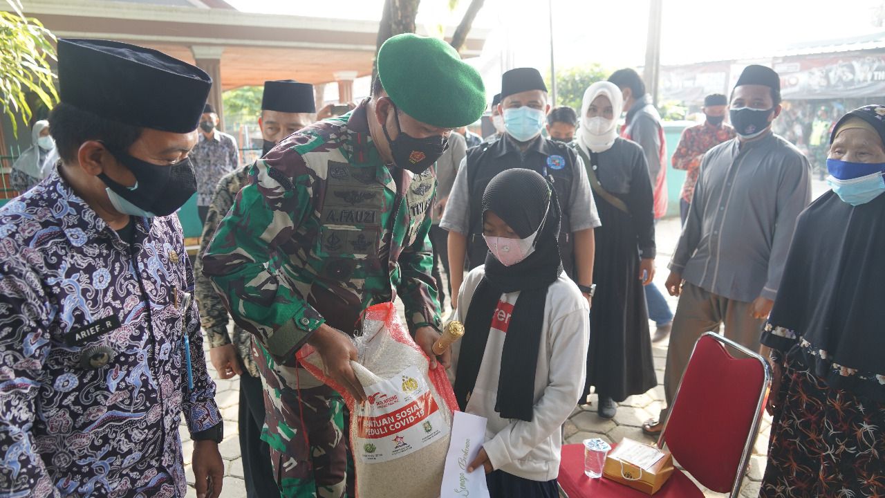 Jum’at Berkah, Korem 061/Sk Berbagi Bersama Yatim, Dhuafa, Lansia dan Disabilitas