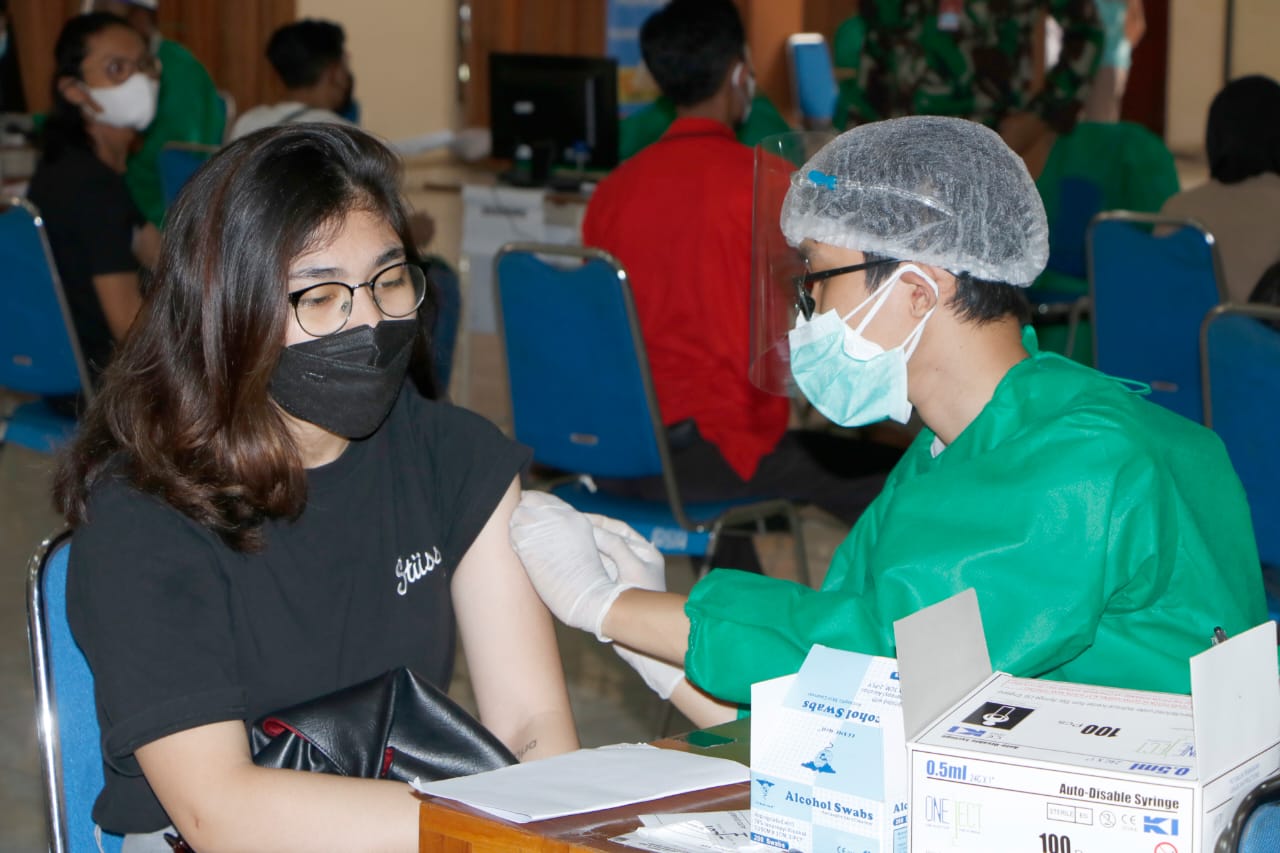 Lanud Adisutjipto Gelar Serbuan Vaksinasi Masyarakat untuk Indonesia Sehat