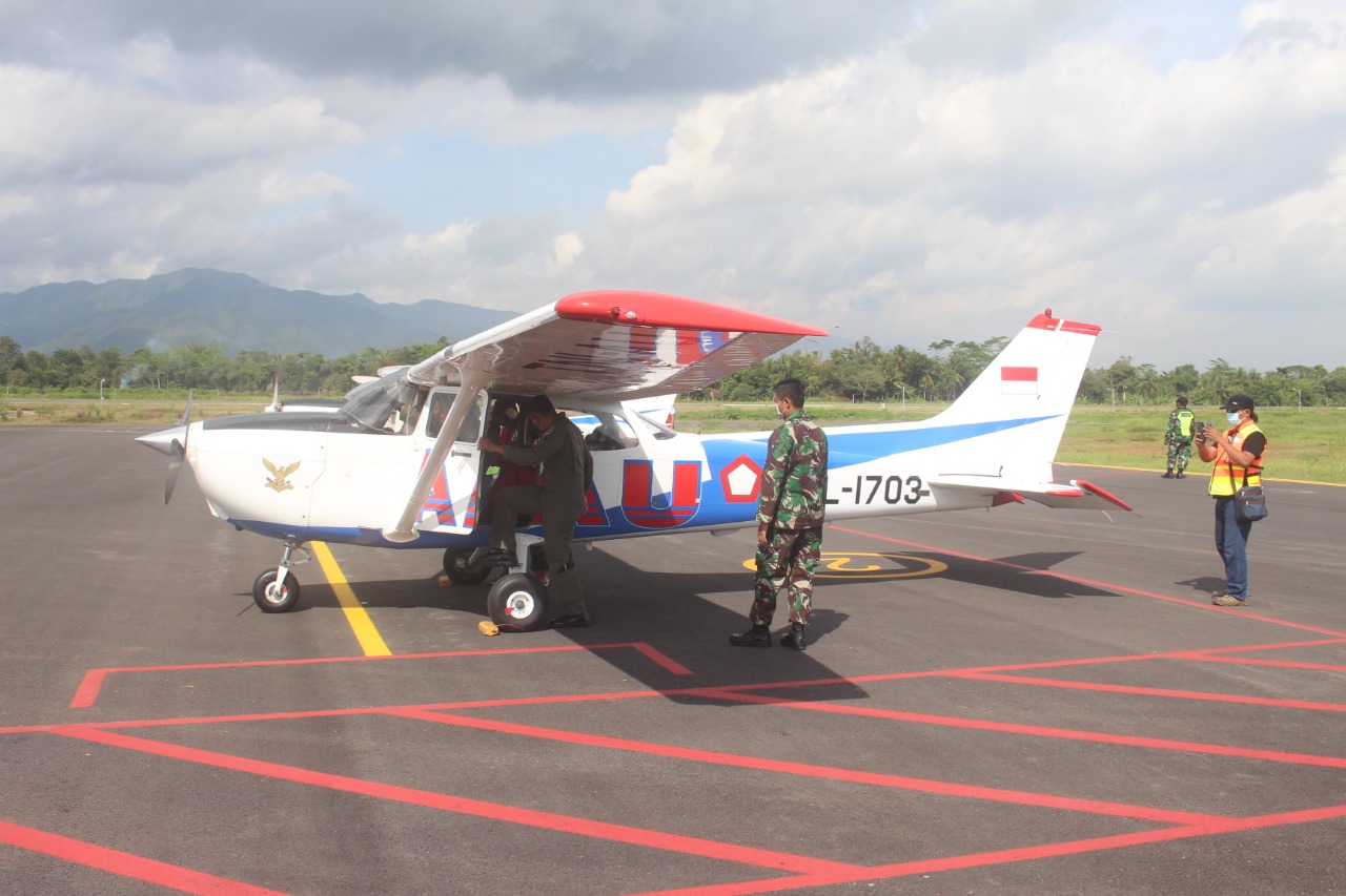 Latihan Cakra Wahana Paksa, Pesawat Latih Mendarat Di Lanud J.B. Soedirman