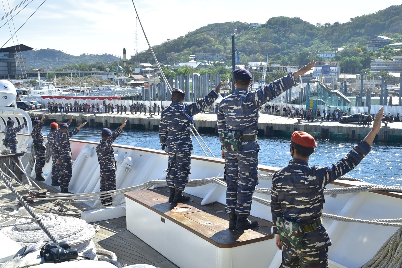 KRI Bima Suci-945 Lanjutkan Pelayaran Etape-2 Menuju Tual