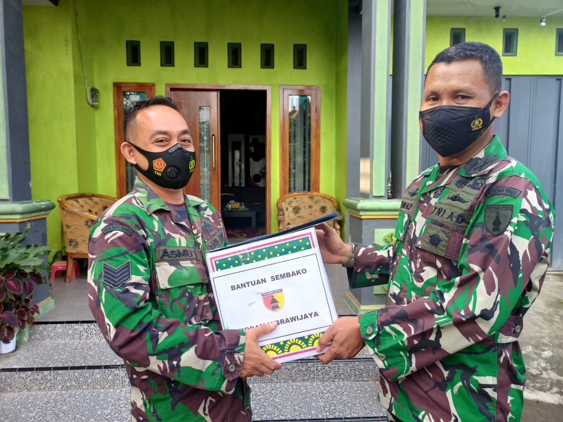 Dukungan Moril dan Motivasi, Dandim 0808/Blitar Berikan Bingkisan Kepada Anggota Yang Sakit