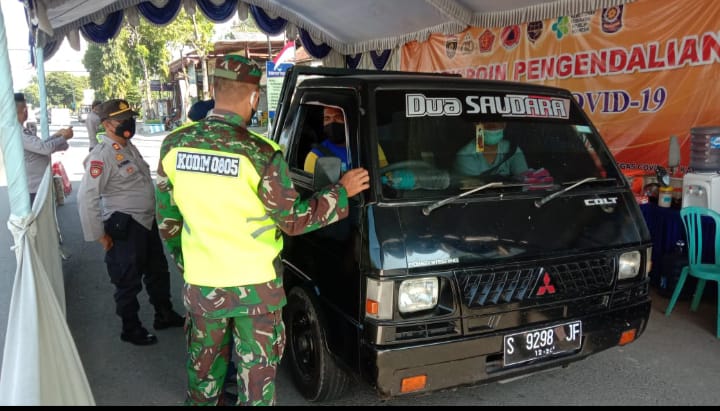 PPKM Darurat Di Perpanjang, TNI-POLRI Di Ngawi Terus Jaga Pos Penyekatan