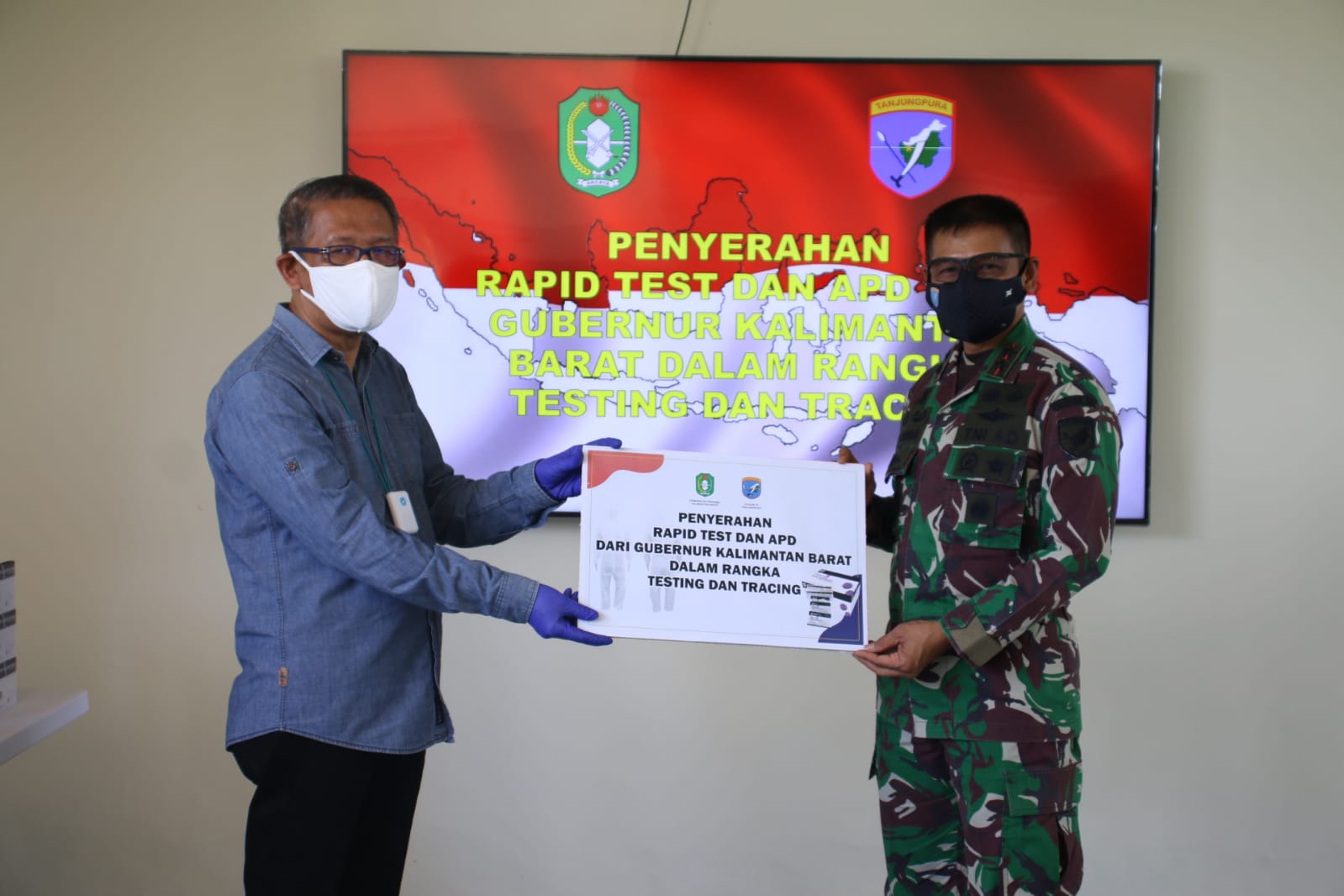 Pangdam XII/Tpr Terima Bantuan Rapid Test dan APD dari Gubernur Kalbar