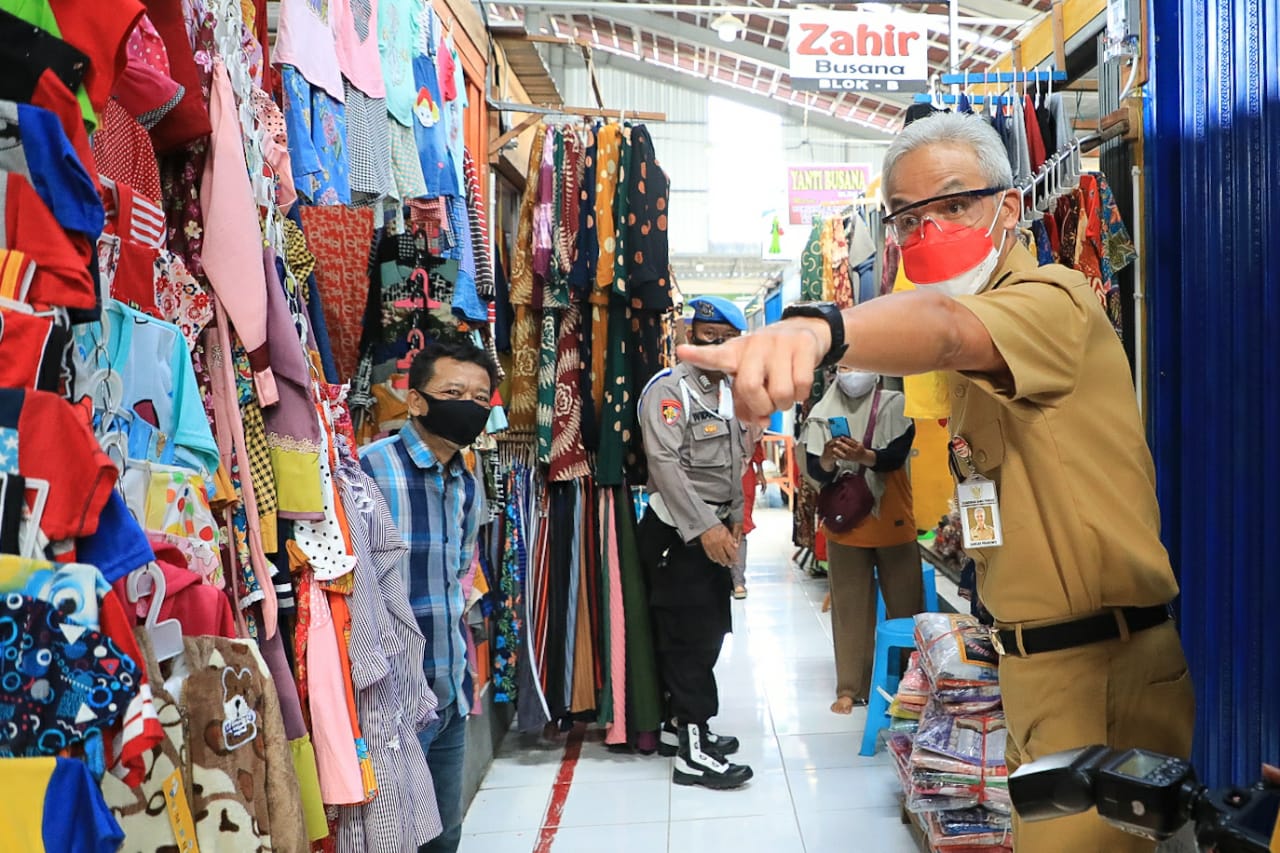 Ganjar Usul Konsep Dasa Bakul Diterapkan di Pasar-pasar