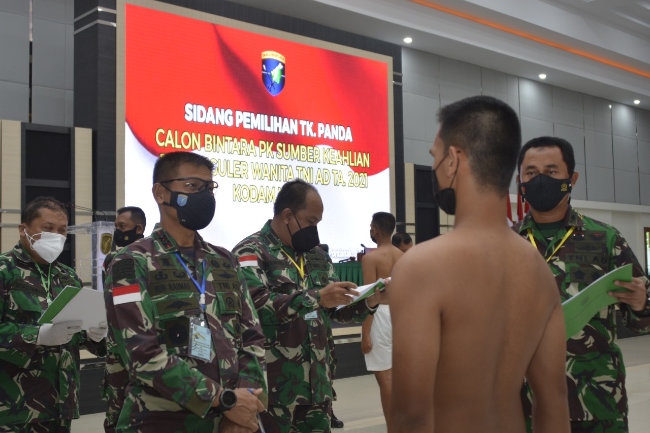 Pangdam XII/Tpr Pimpin Sidang Panlih Caba PK Keahlian Pria dan Reguler Wanita TNI AD TA 2021