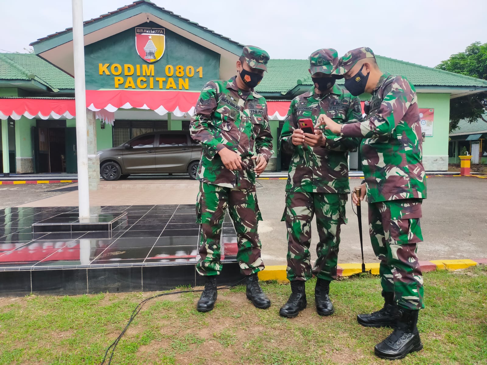 Maksimalkan Penguasaan Alplikasi Silacak Dan Inaris, Dandim 0801 Pacitan Cek Babinsa Satu Persatu