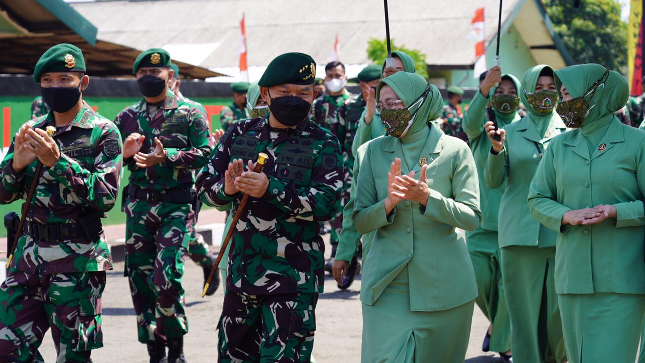 Kunjungan Kerja Pangkostrad ke Brigif Para Raider 17 dan Yonkav 1 Kostrad