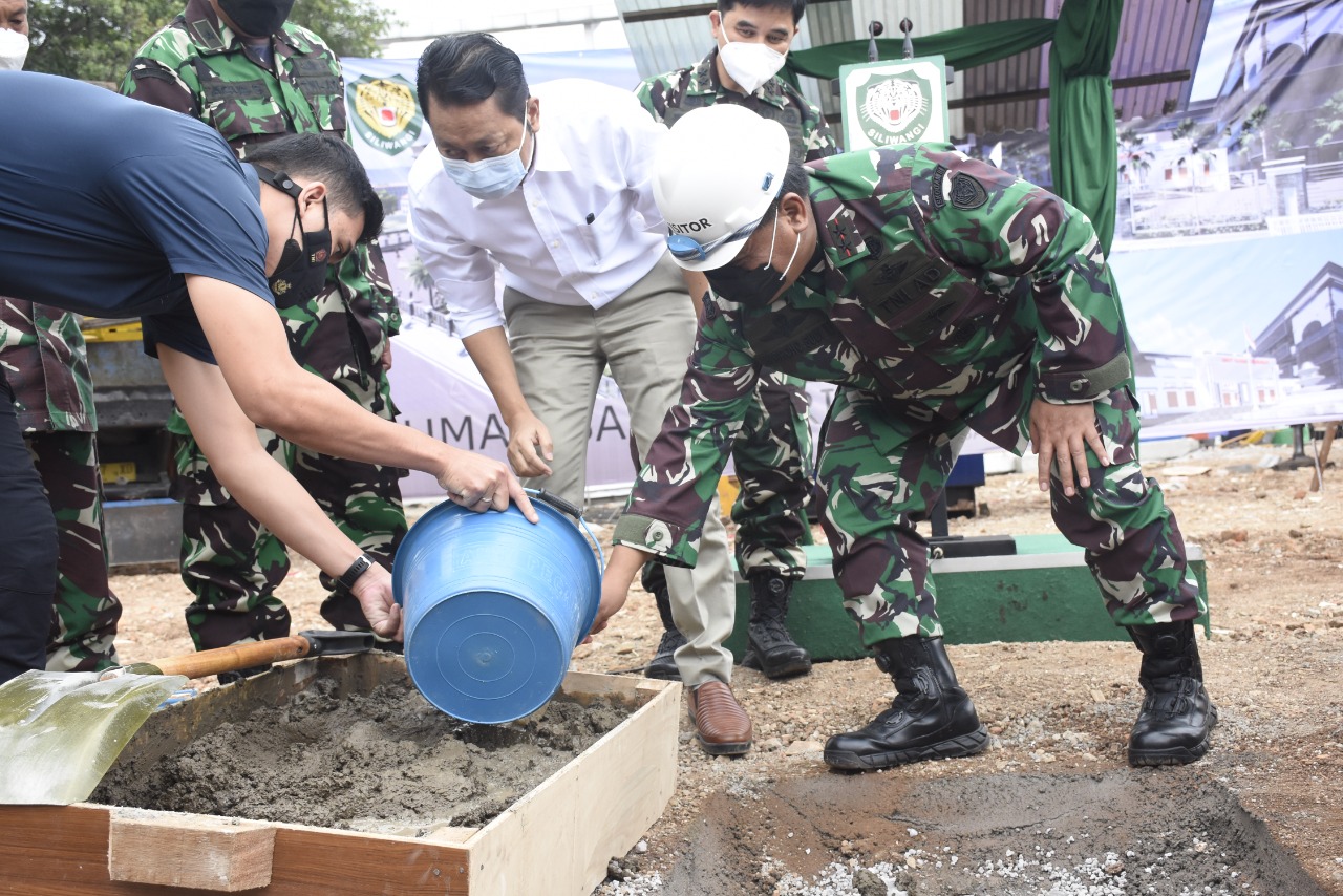 Pangdam III/Siliwangi Lakukan Peletakan Batu Pertama Pembangunan Rumkit TK. IV Sariningsih