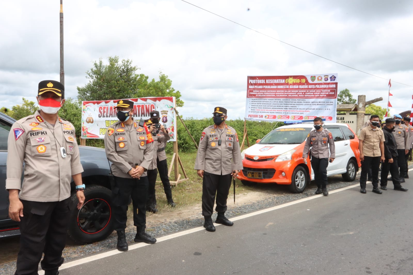 Kapolda Kalteng Tinjau Langsung Pos Penyekatan Di Desa Taruna