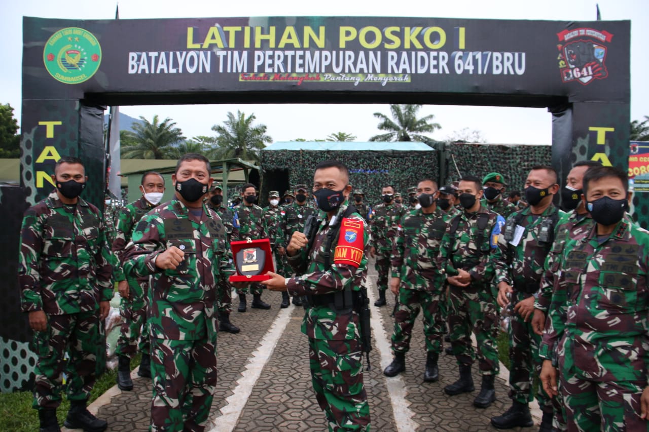 Dankodiklatad Didampingi Pangdam XII/Tpr Tinjau Latihan Posko I YTP Raider 641/Bru