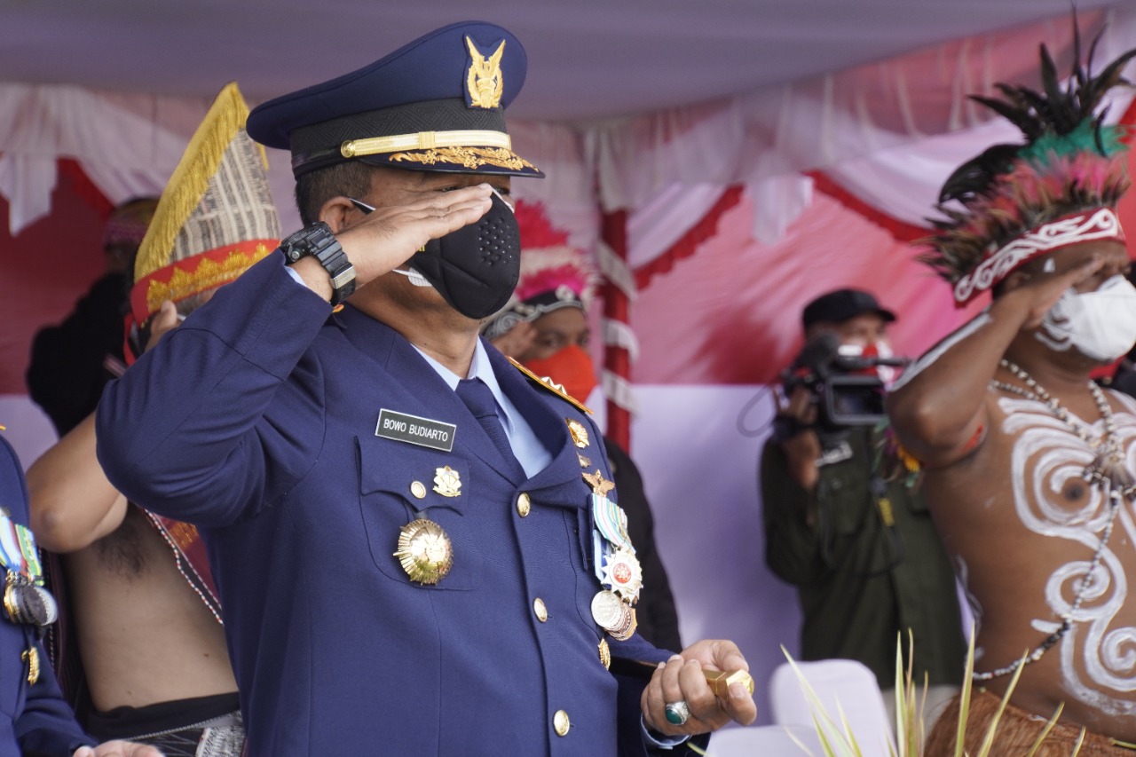 Pangkoopsau III Ikuti Upacara Bendera Peringatan HUT RI ke-76