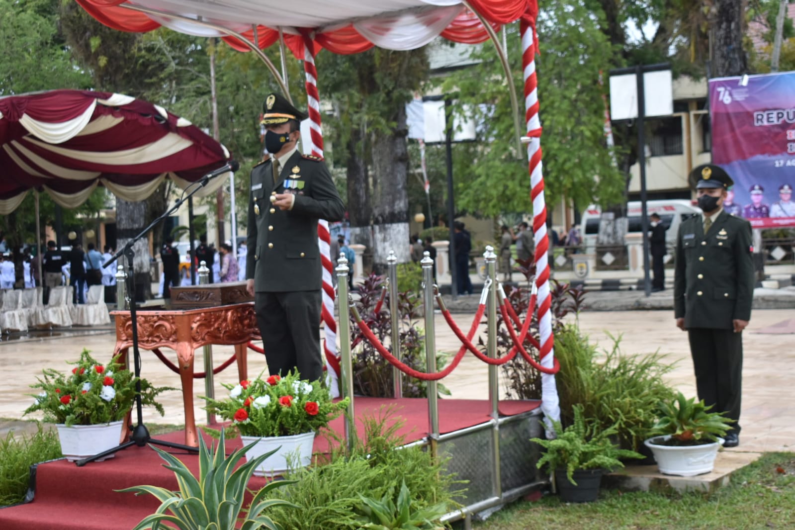 Dandim HST, Inspektur Upacara Penurunan Bendera Merah Putih