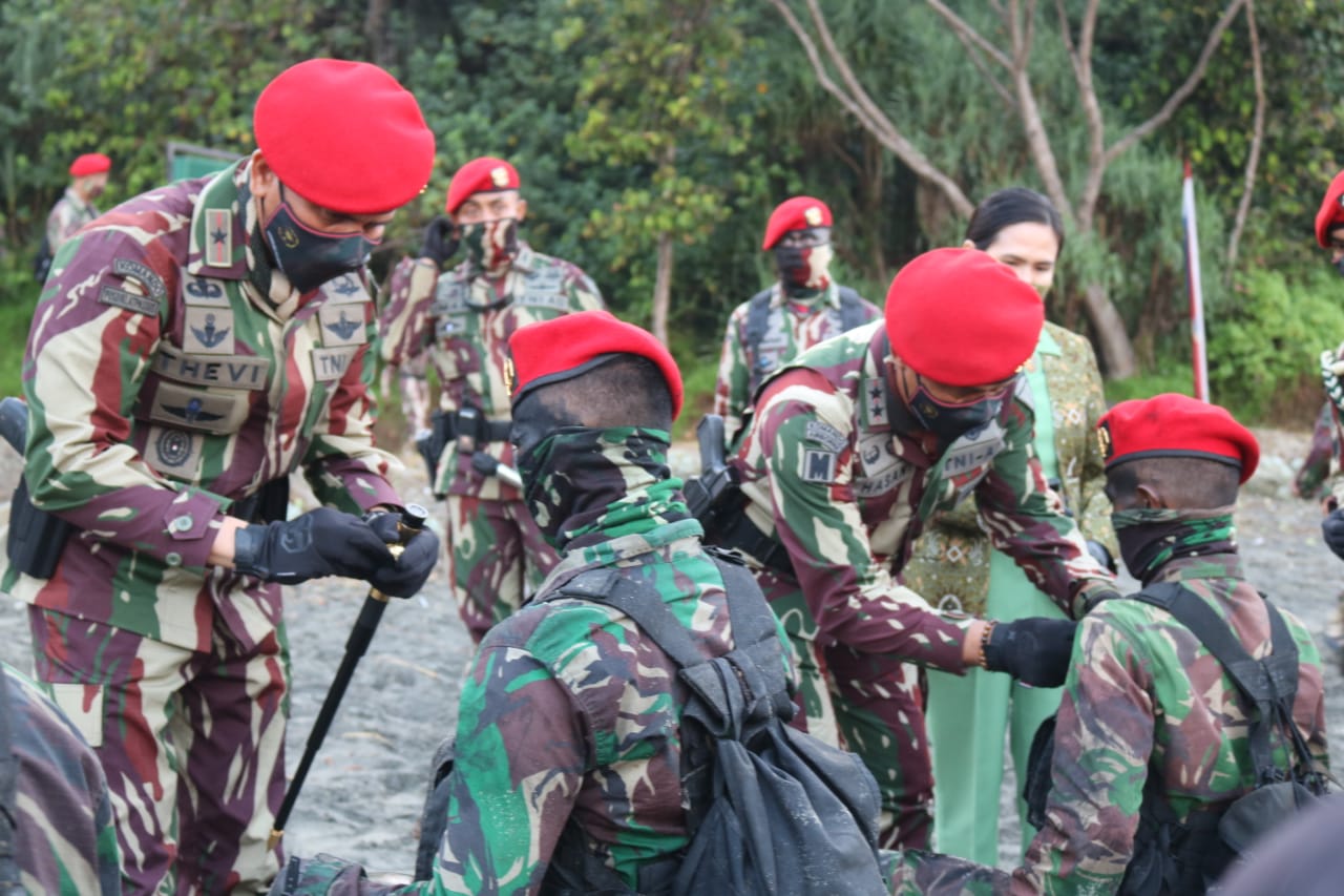 Danjen Kopassus Resmi Tutup Pendidikan Prajurit  Komando Angkatan 105 di Cilacap