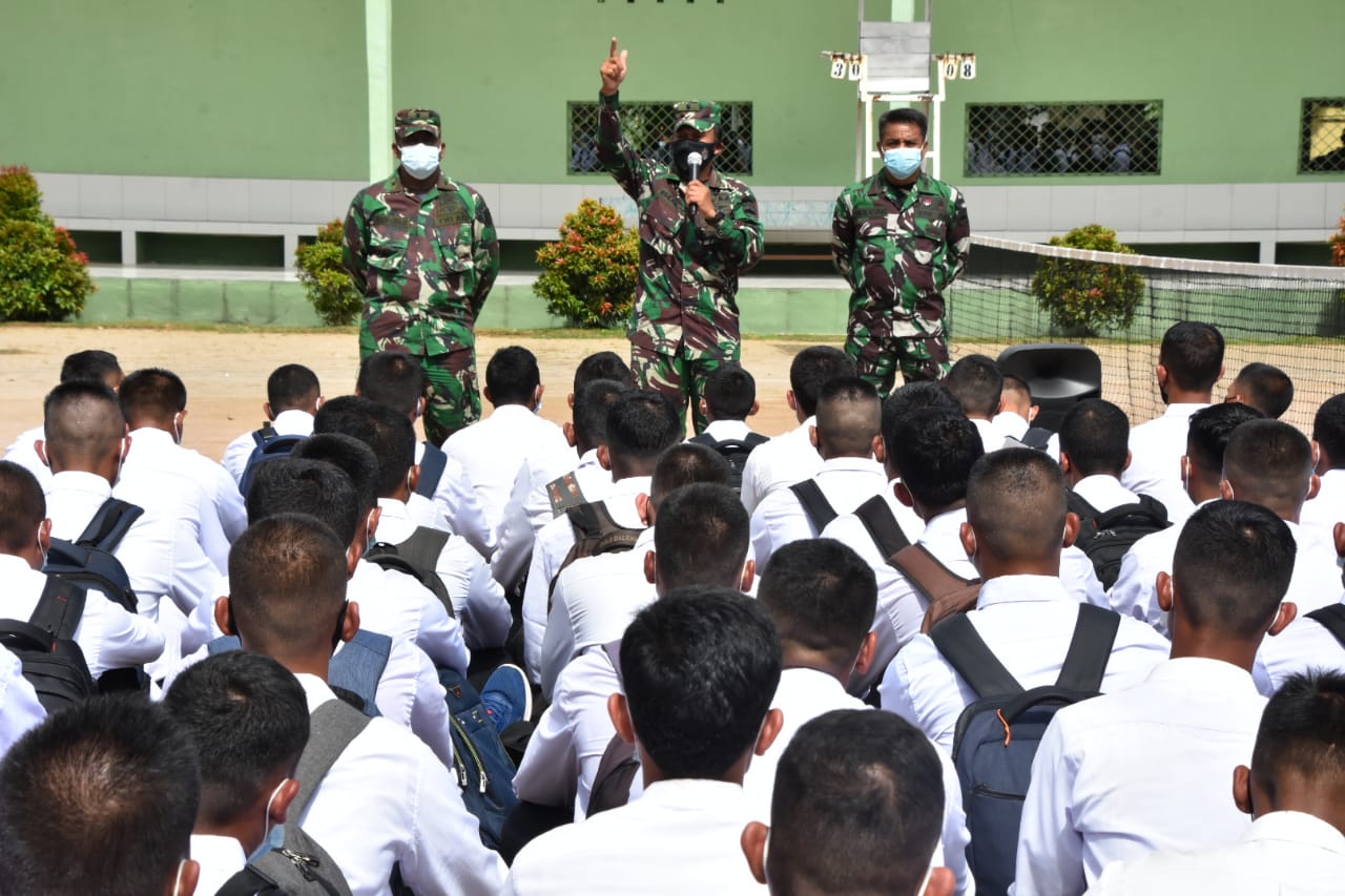 Calon Bintara Prajurit Karier TNI AD TA.2021 Sub Panda Korem 023 Sibolga Menerima Pengarahan