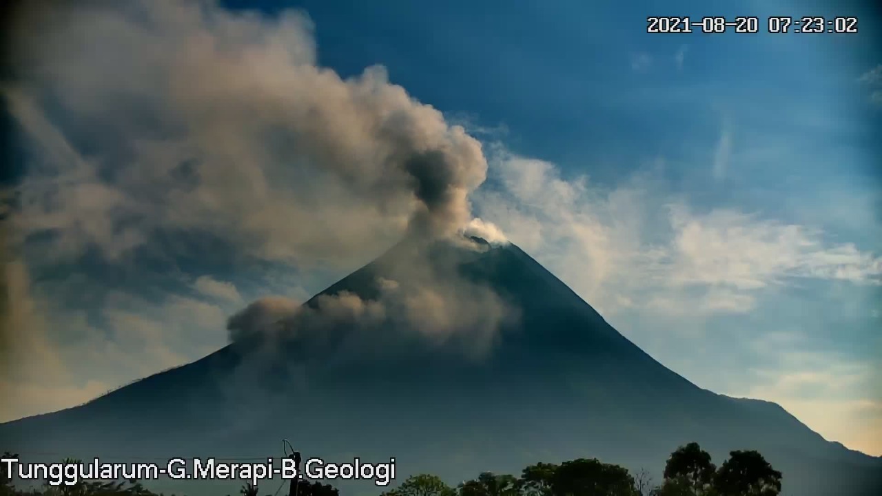 Gunung Merapi Tercatat 20 Kali Muntahkan Awan Panas Guguran Dalam Sepekan Terakhir