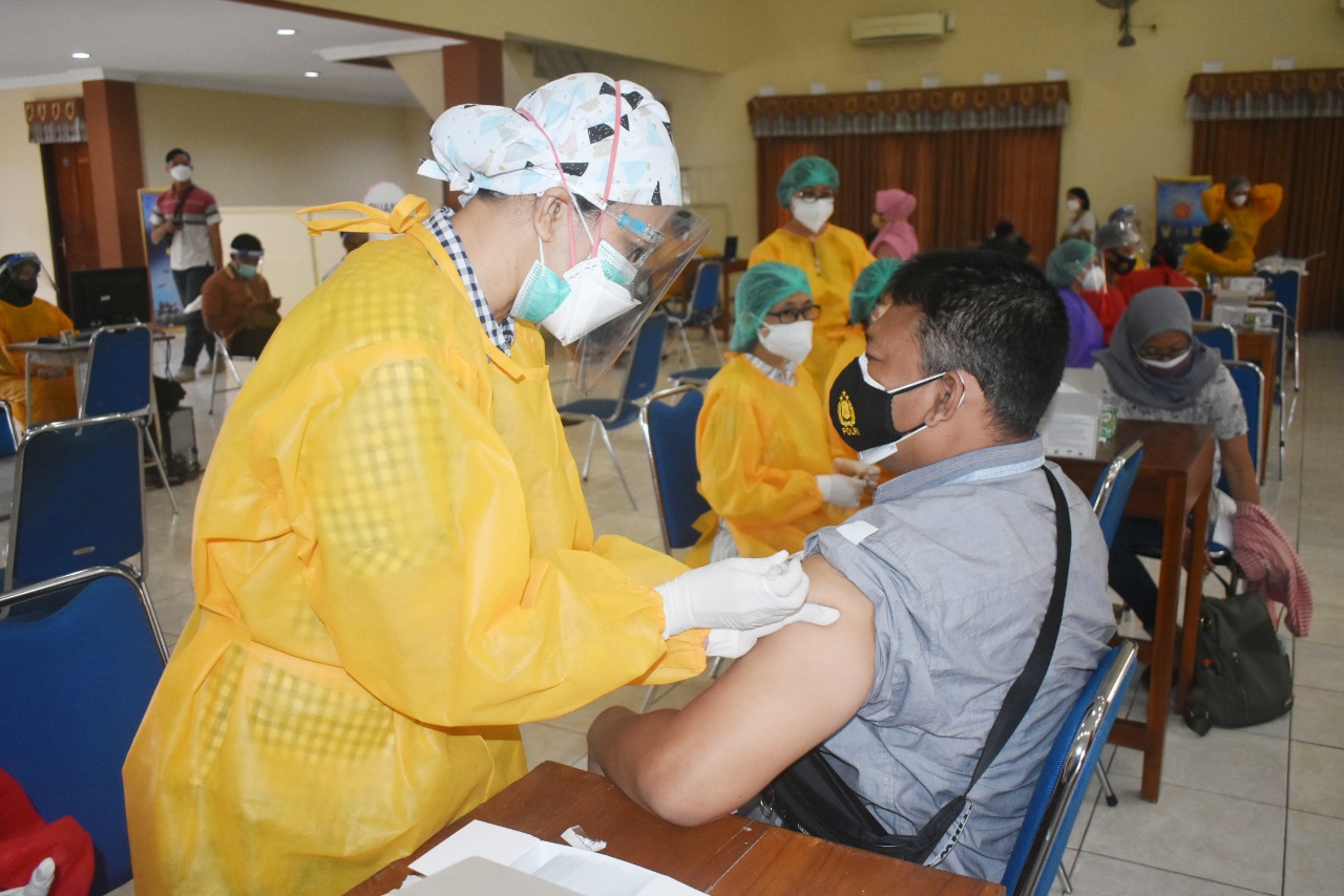 Lanud Adisutjipto Gelar Vaksinasi Tahap 1 dan 2 Bagi Ribuan Orang Masyarakat Yogyakarta