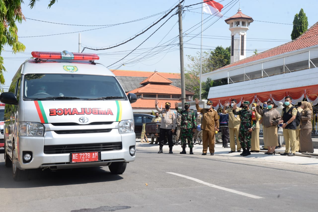 Forkopimda Kota Madiun Pantau Langsung Pemindahan Isoman ke Isoter