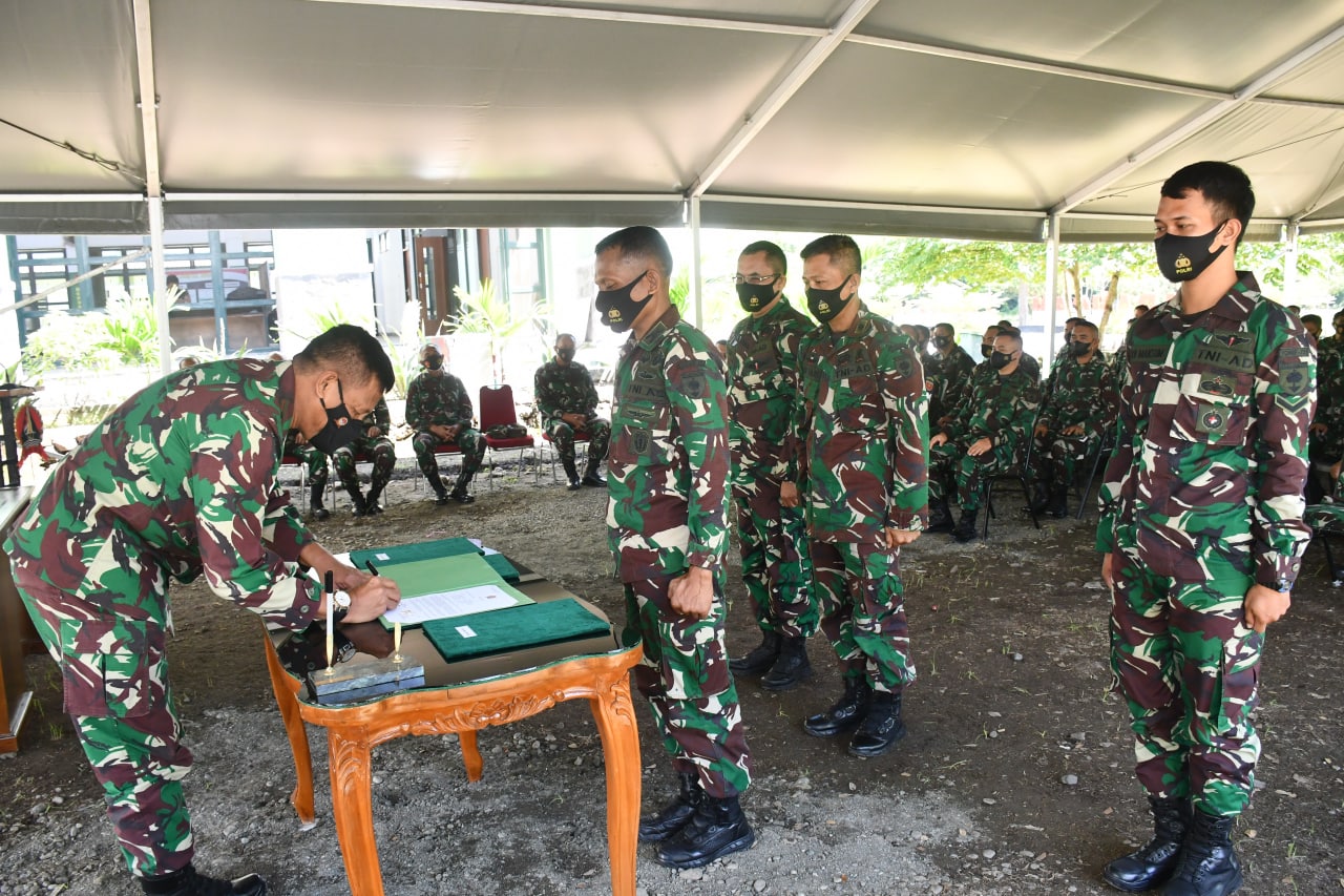 Danrem 142/Tatag : Penandatanganan Pakta Integritas Selaku Komitmen Bersama Mencegah Pelanggaran