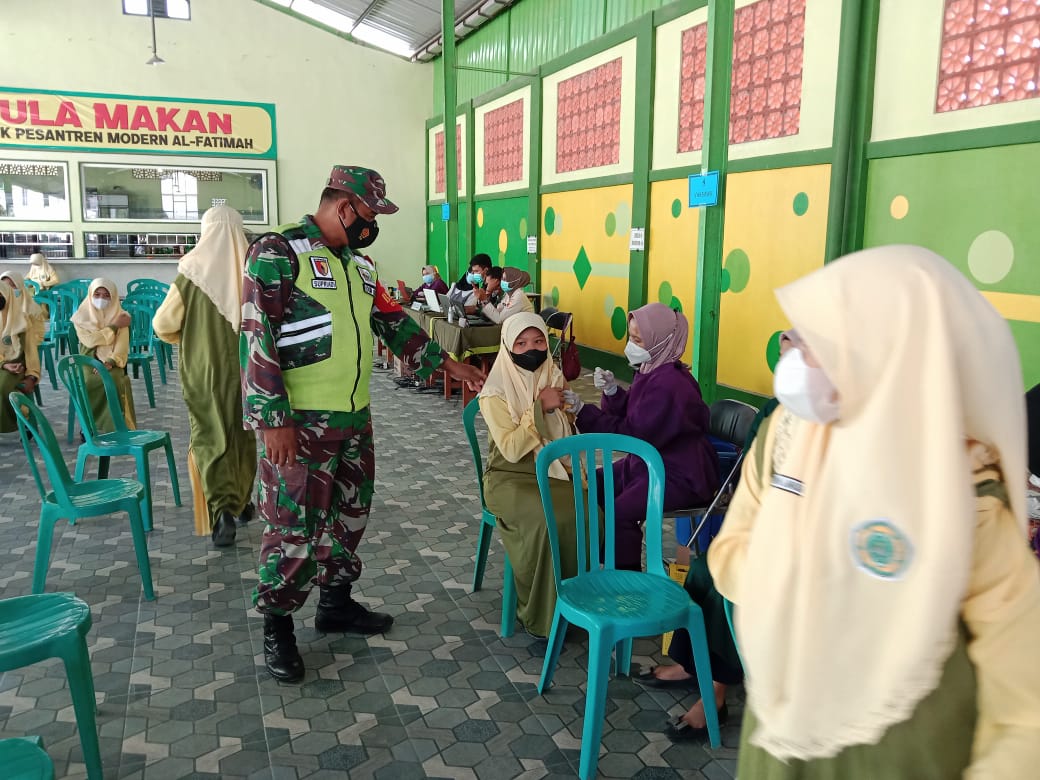 Ribuan Santri di Bojonegoro Terima Vaksinasi Dosis Pertama