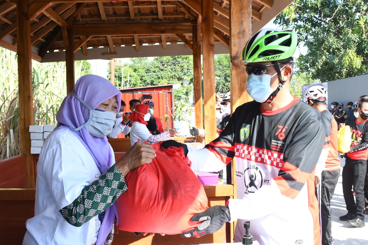 Imbas Pandemi, Danrem dan Forkopimda Kota Madiun Bantu Para Pedagang UMKM