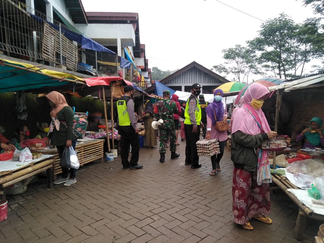 Di masa PPKM Darurat Babinsa 0801/06 Bandar Selalu Sosialisasikan Protkes