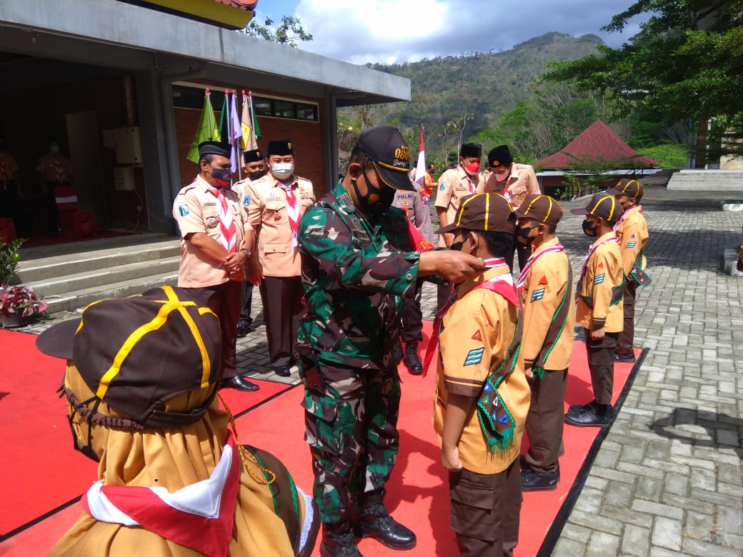 Danramil 0806/09 Tugu Hadiri Upacara Pelantikan Pramuka Siaga Garuda