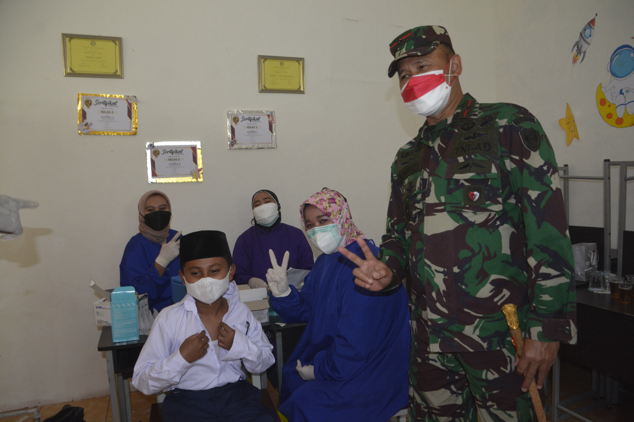 Jelang Pembelajaran Tatap Muka, Go Vaksinasi Korem 061/SK Masuk Pesantren