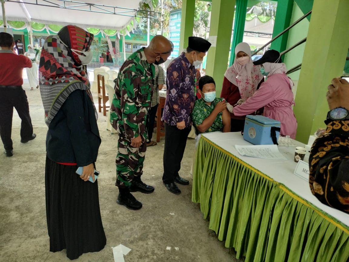 Putus Mata Rantai Penyebaran Covid, Kodim 0802/Ponorogo Gencarkan Serbuan Vaksinasi Pelajar dan Santri