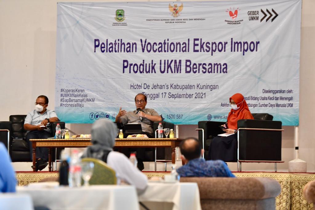 KemenkopUKM Gelar Pelatihan Vocational Ekspor Impor Produk UKM di Kuningan Jabar