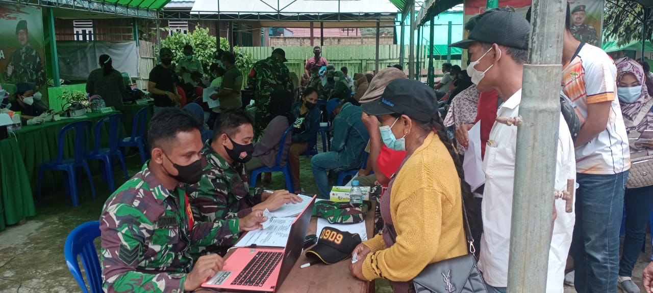 Dandim 0909/Kutai Timur Tinjau Pelaksanaan Vaksinasi Di Wilayah Kec. Muara Wahau